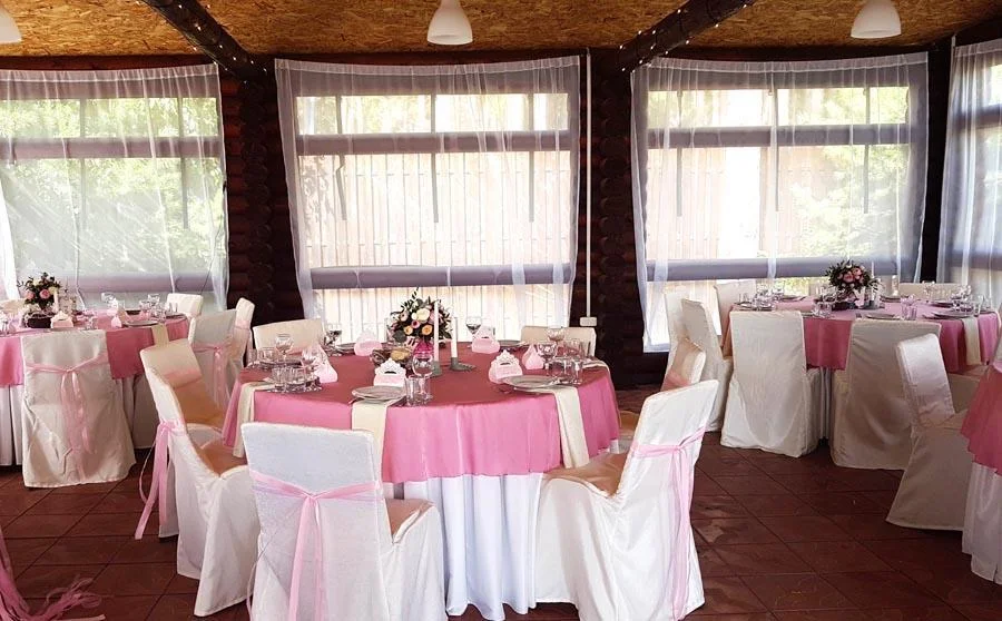 Аренда большой деревянной беседки для отдыха и мероприятий