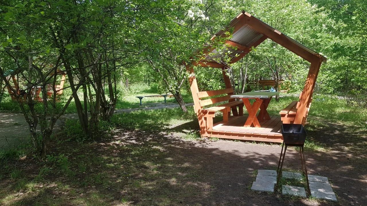 Маленькие беседки с мангалами в Парке у Моря на 8 человек