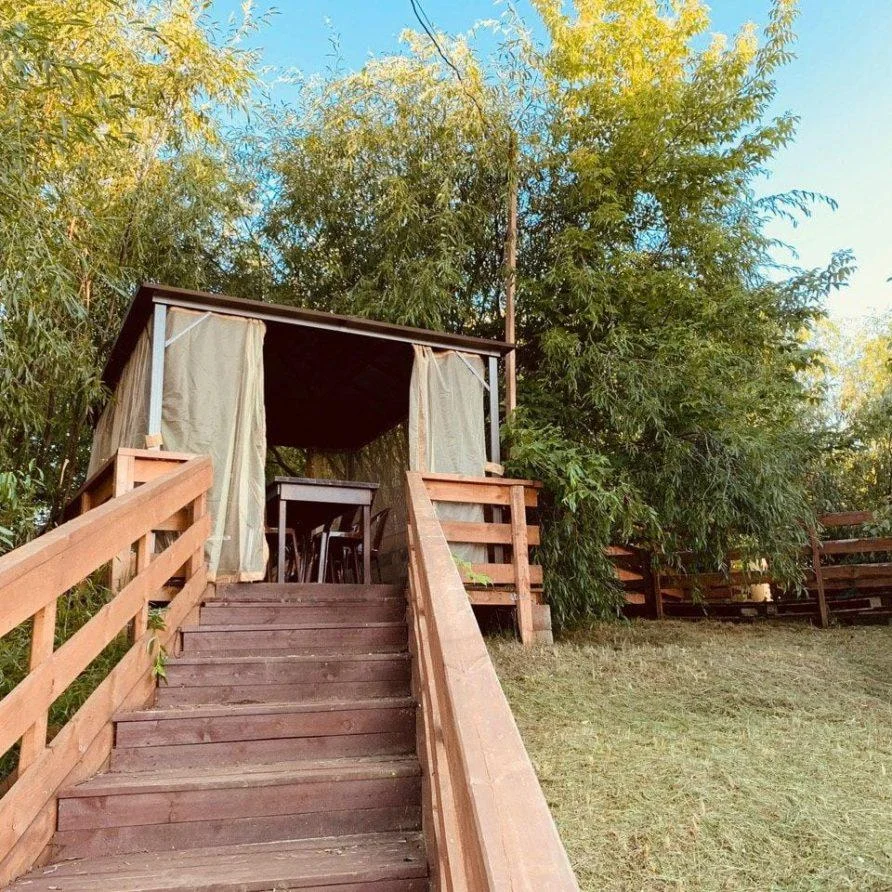 Аренда мангальной беседки на 10 человек в парке «Печерские пески»