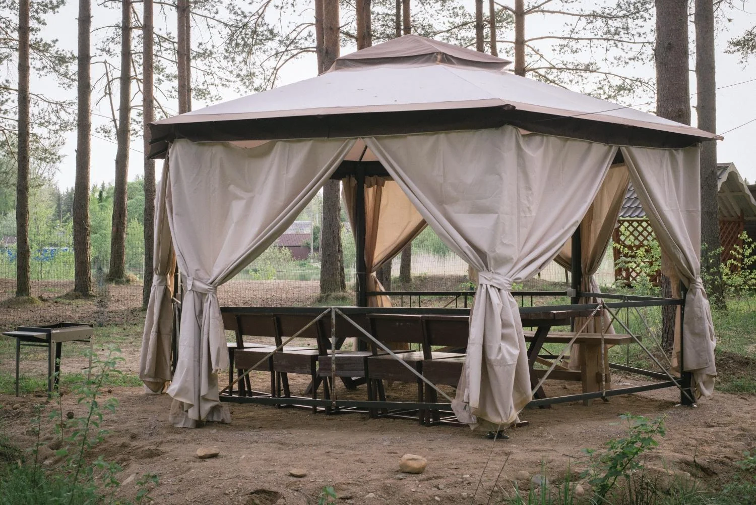 Аренда беседки на 12 человек на базе отдыха Пикник
