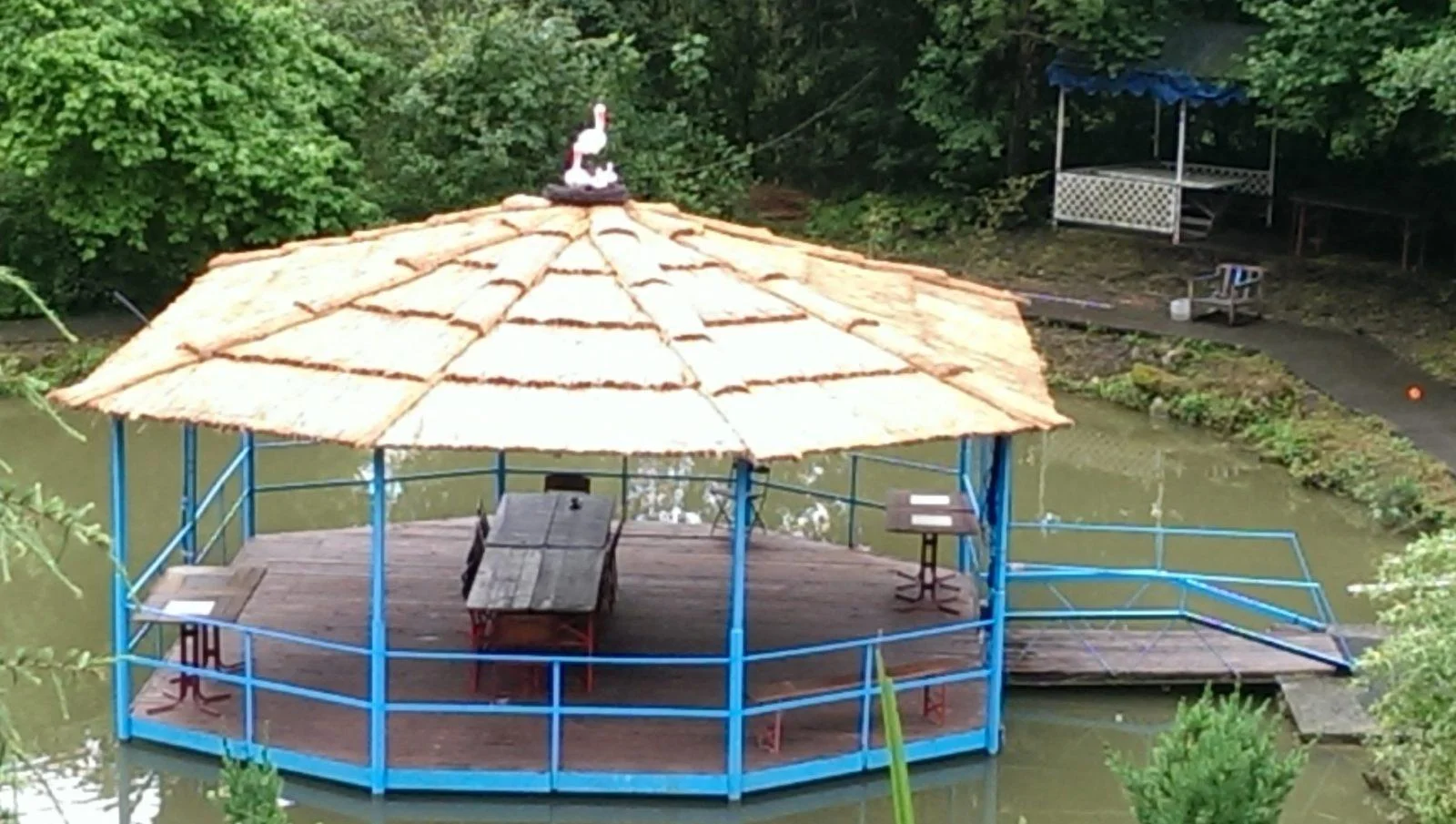 Отдых в целом комплексе для отдыха в горах на природе Монастырская изба