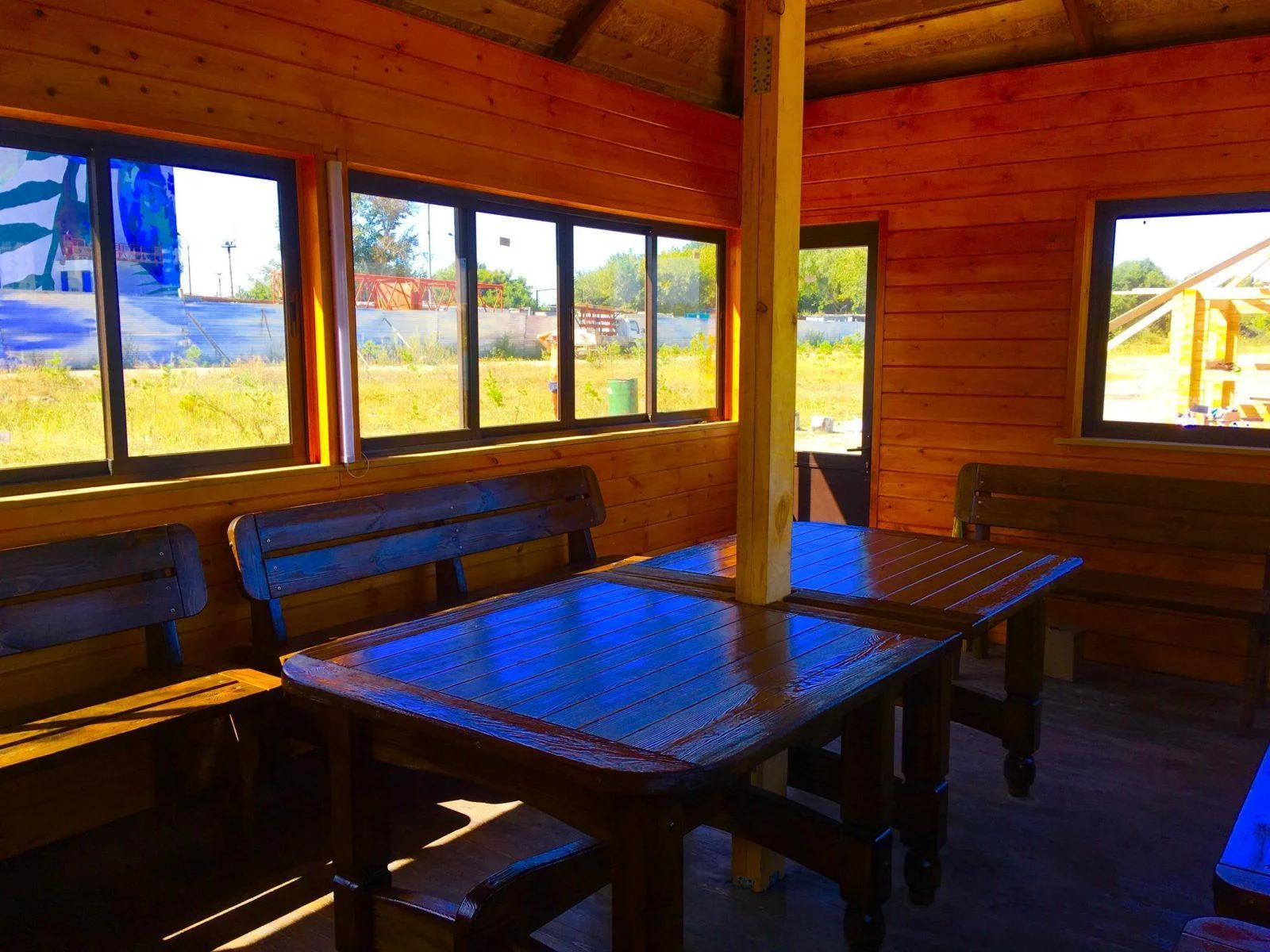 Мангальные зоны с большими теплыми беседками — Пляж Юга на Юго-западном Новосибирск