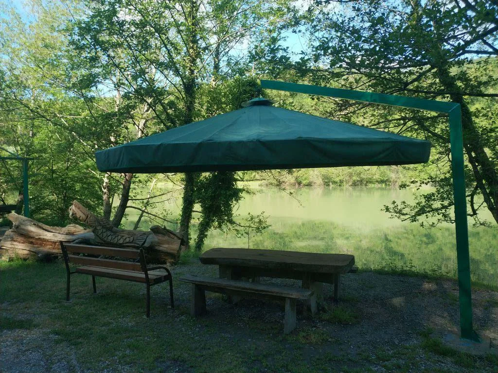 Аренда беседок, столиков и шалашей для пикника на природе вместимостью от 4 до 100 человек у Бараовского озера