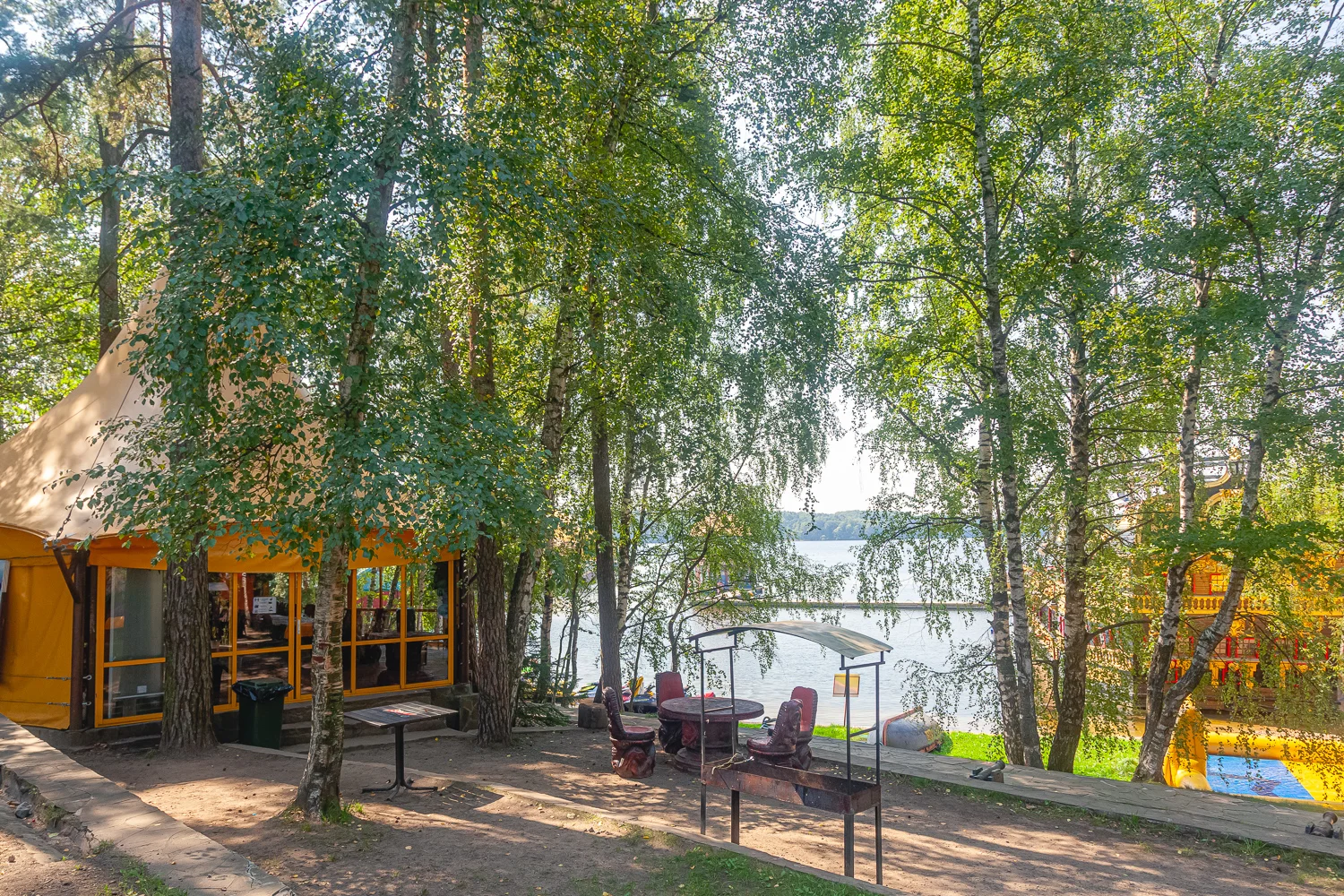 Шатер «Незнайка» у воды вместимостью до 50 человек в РК «Малибу»