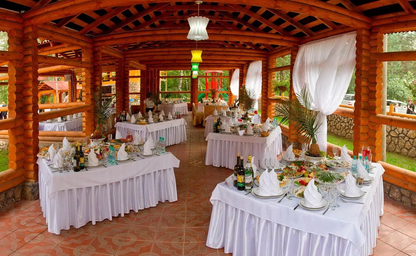 Аренда беседок в центре Заельцоского парка