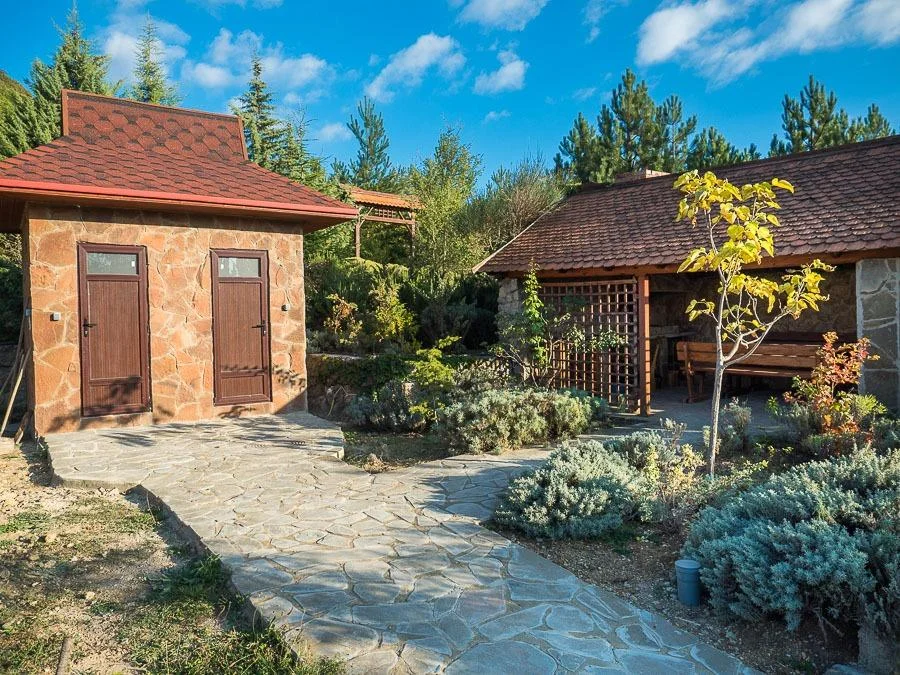 Аренда уютной беседки до 10 человек в отель-парке «Байдары»