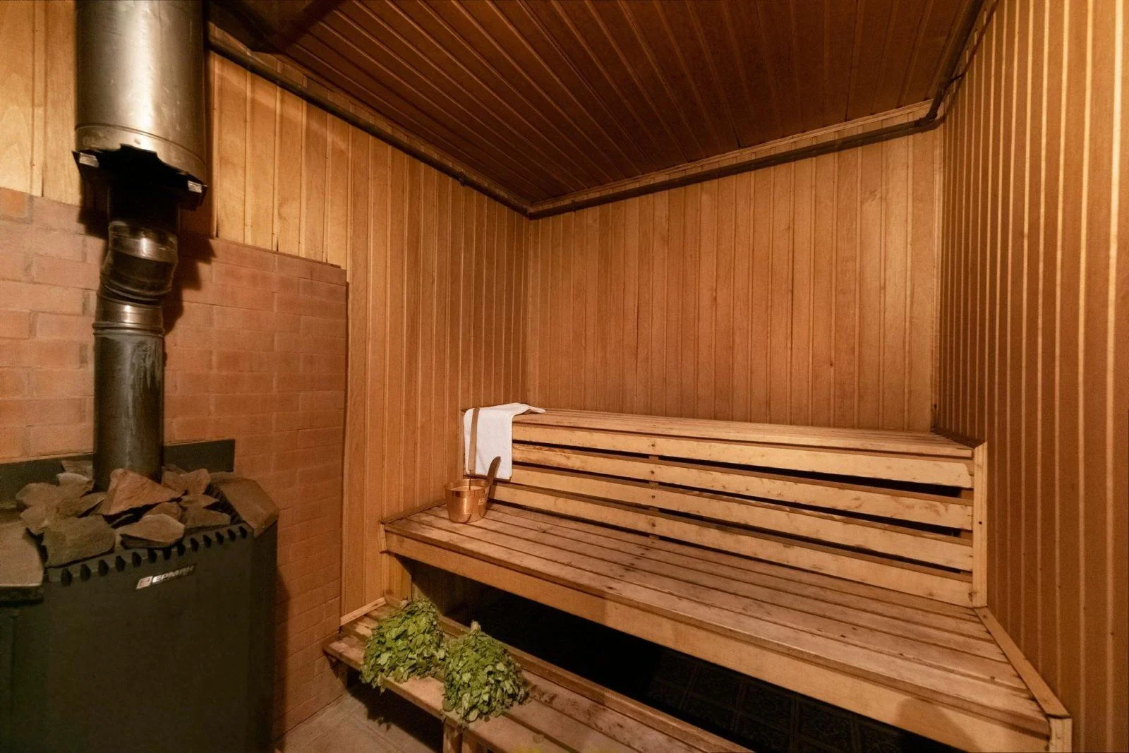 Беседка-навес на 40 человек в Ленинградской области