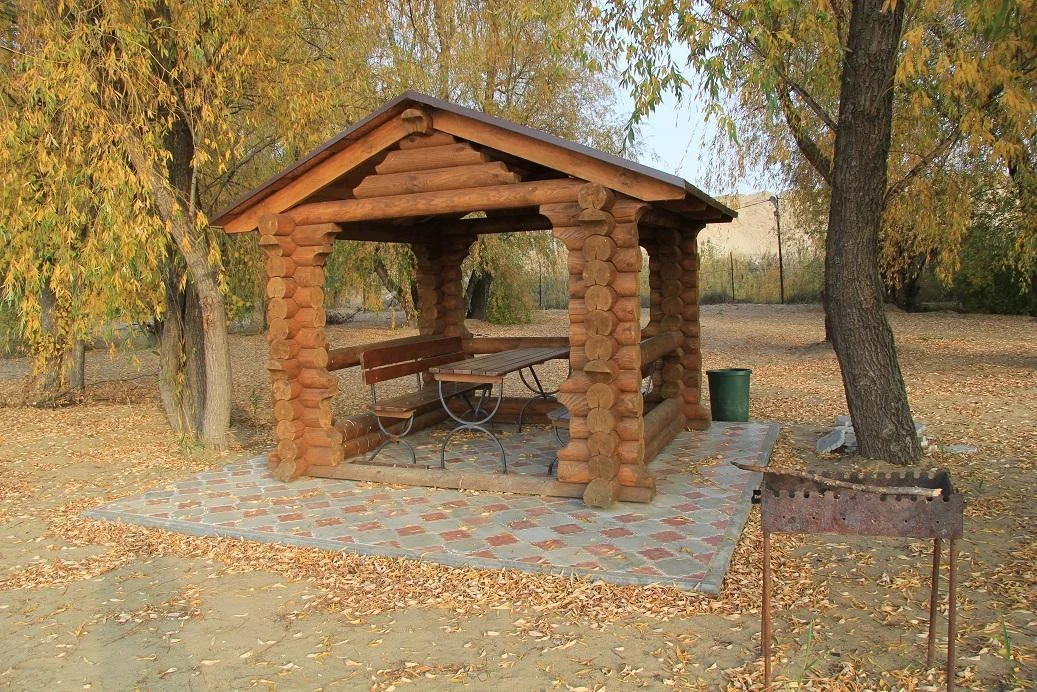 Аренда беседок в городе Энгельс. Турбаза “Малиновка”