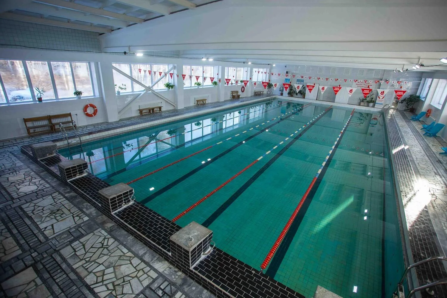 Вместимость 15 человек на базе отдыха «Хрустальная» — Свердловская область