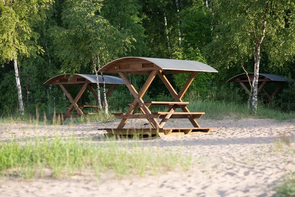 Несколько уютных, открытых беседок на 6 персон