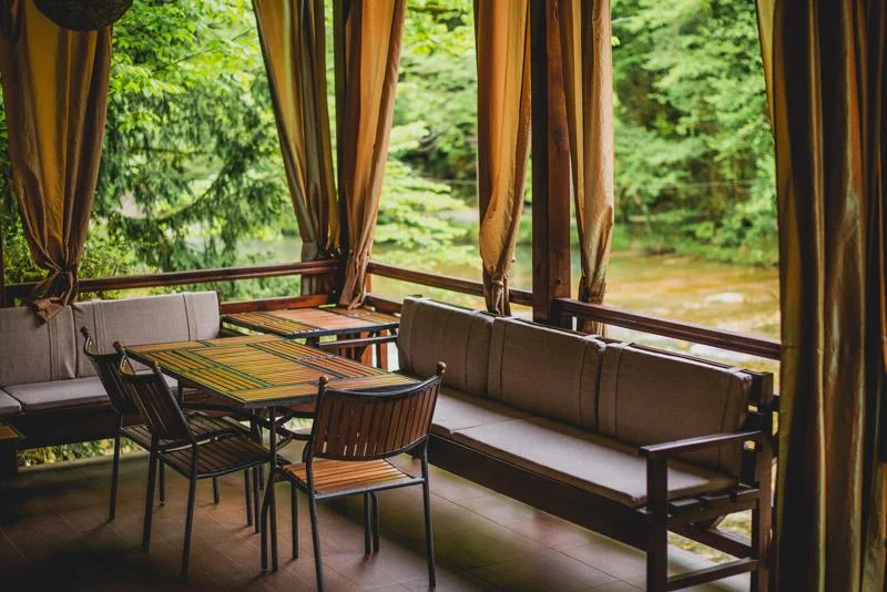 Пикник в Сочи в большой беседке на территории «Навалишенское ущелье»