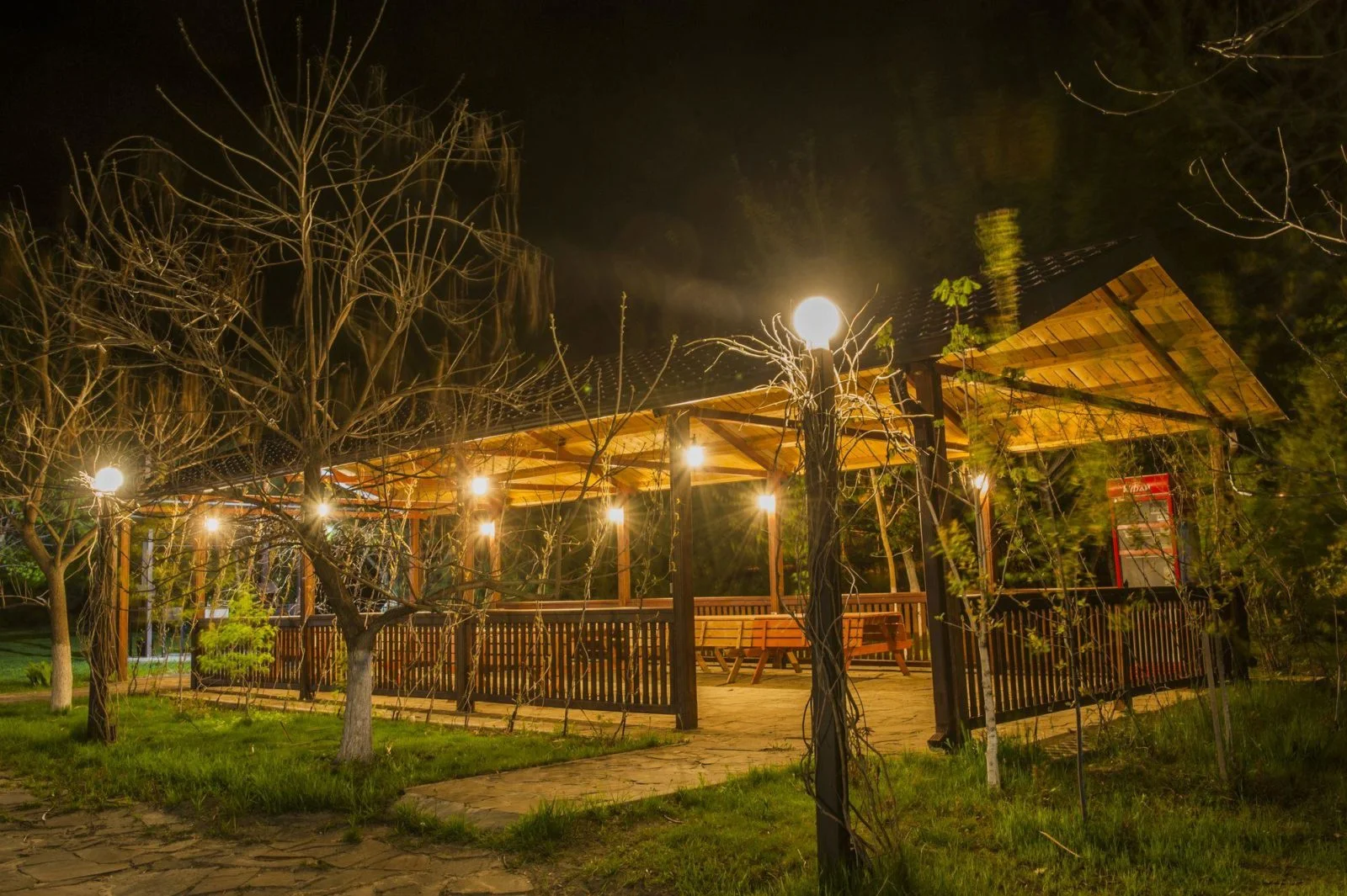 Центр “Малинка” предлагает беседки на левом берегу Дона