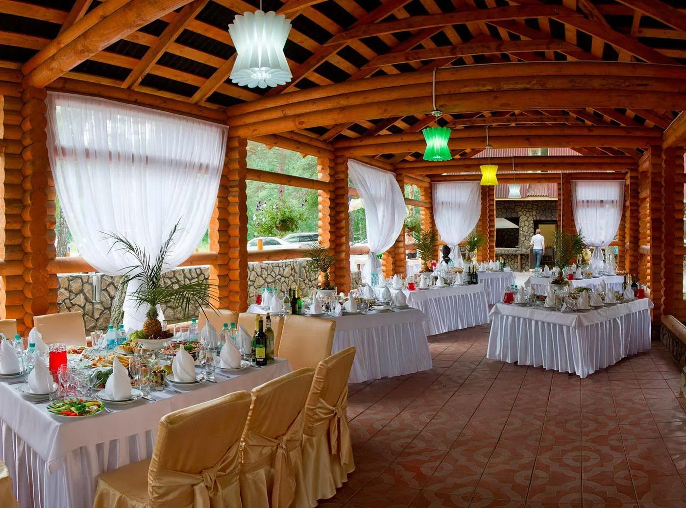 Аренда беседок в центре Заельцоского парка