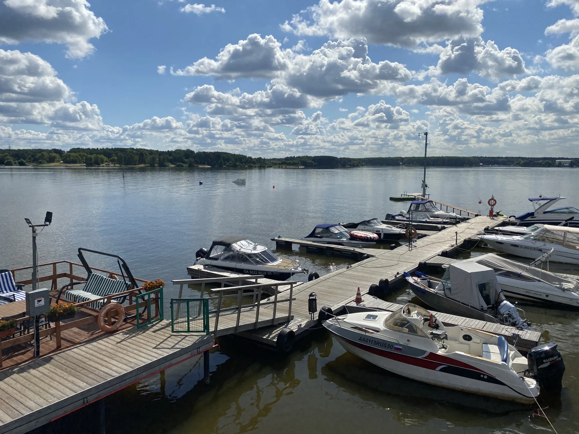 Беседка для шашлыка на природе в Яхт-клубе «Парусник»