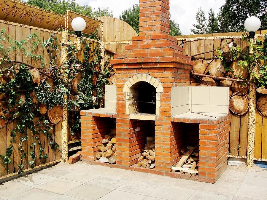 Огороженная площадка для отдыха на 25 человек