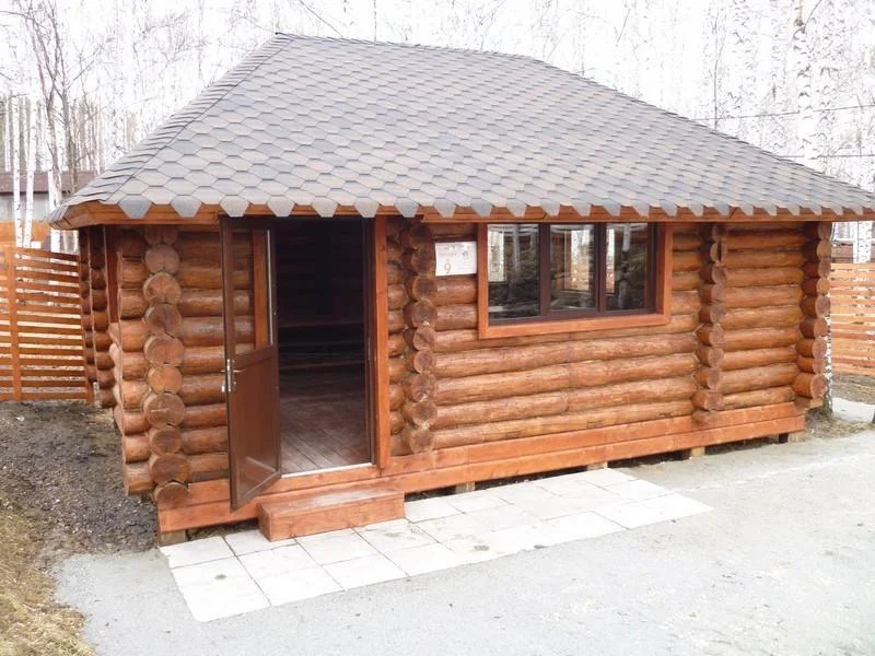 Деревянная беседка у сауны с мангальной зоной на 30 человек в Парке Победы