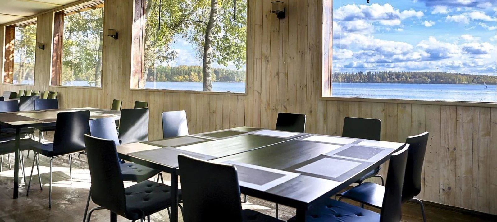 Снять веранду в Подмосковье вместимостью на 50 персон