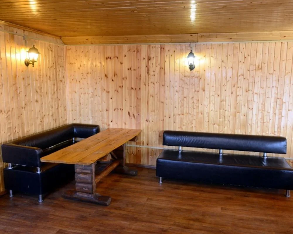 Теплый домик с мангальной зоной и верандой на Химмаше в Екатеринбурге