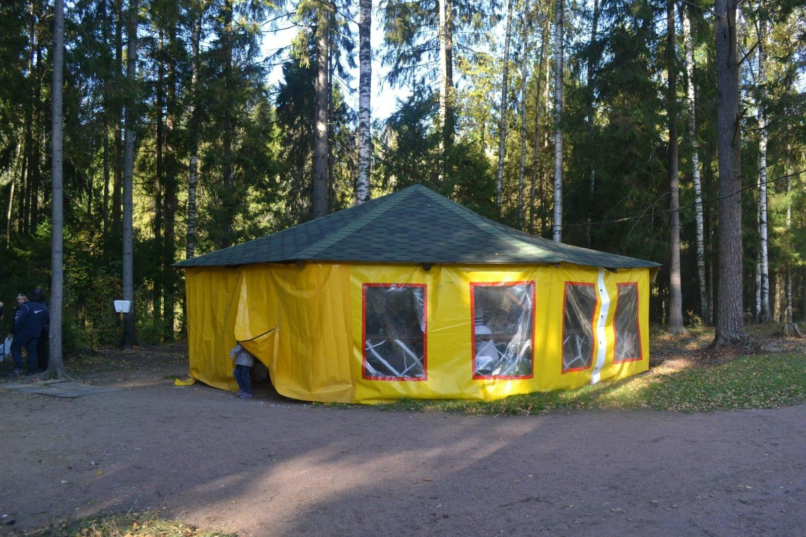 Большая беседка вместимостью до 50 человек