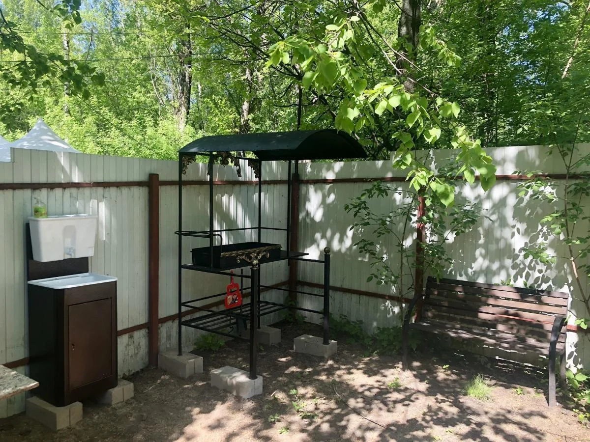 VIP-Беседка со своим двором и мангалом на 15 человек