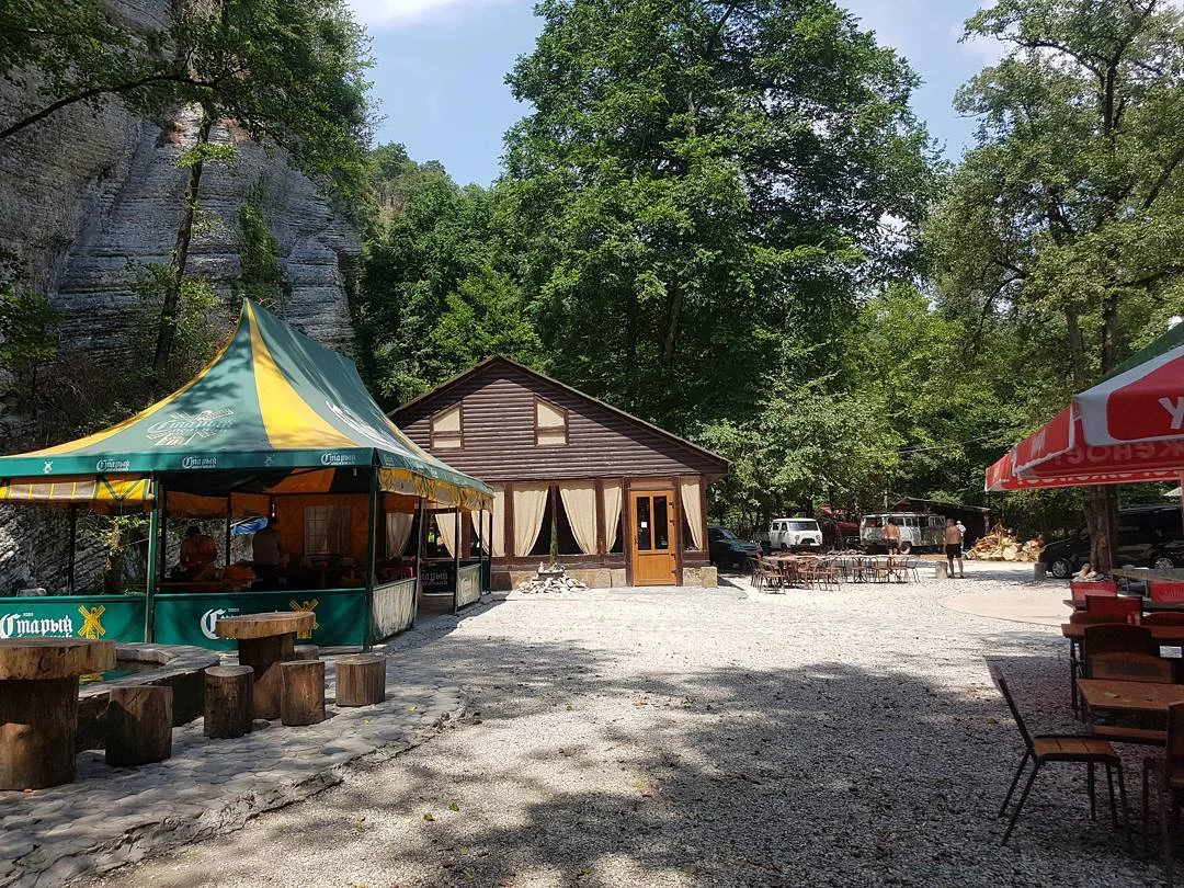 Отдых в пикниковом комплексе «Ахштырский каньон»