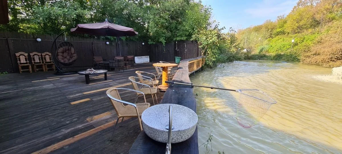 Отдых в домике «VIP озеро» на територии Ачигварского озера