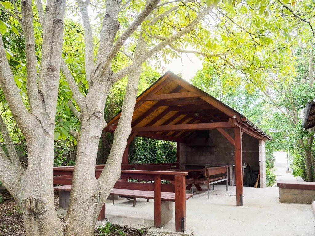 Отдых в беседке на 10-15 человек в отель-парке «Байдары»