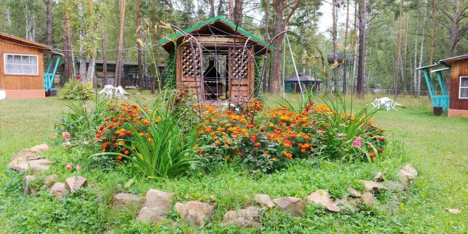 Яхт Клуб Пеликан сдает в аренду беседку на 12 человек