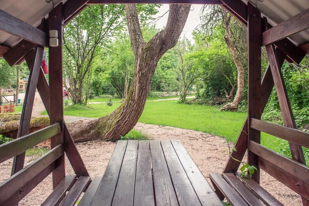 Малая беседка для шашлыка вместимостью до 6 человек на Грушевом озере