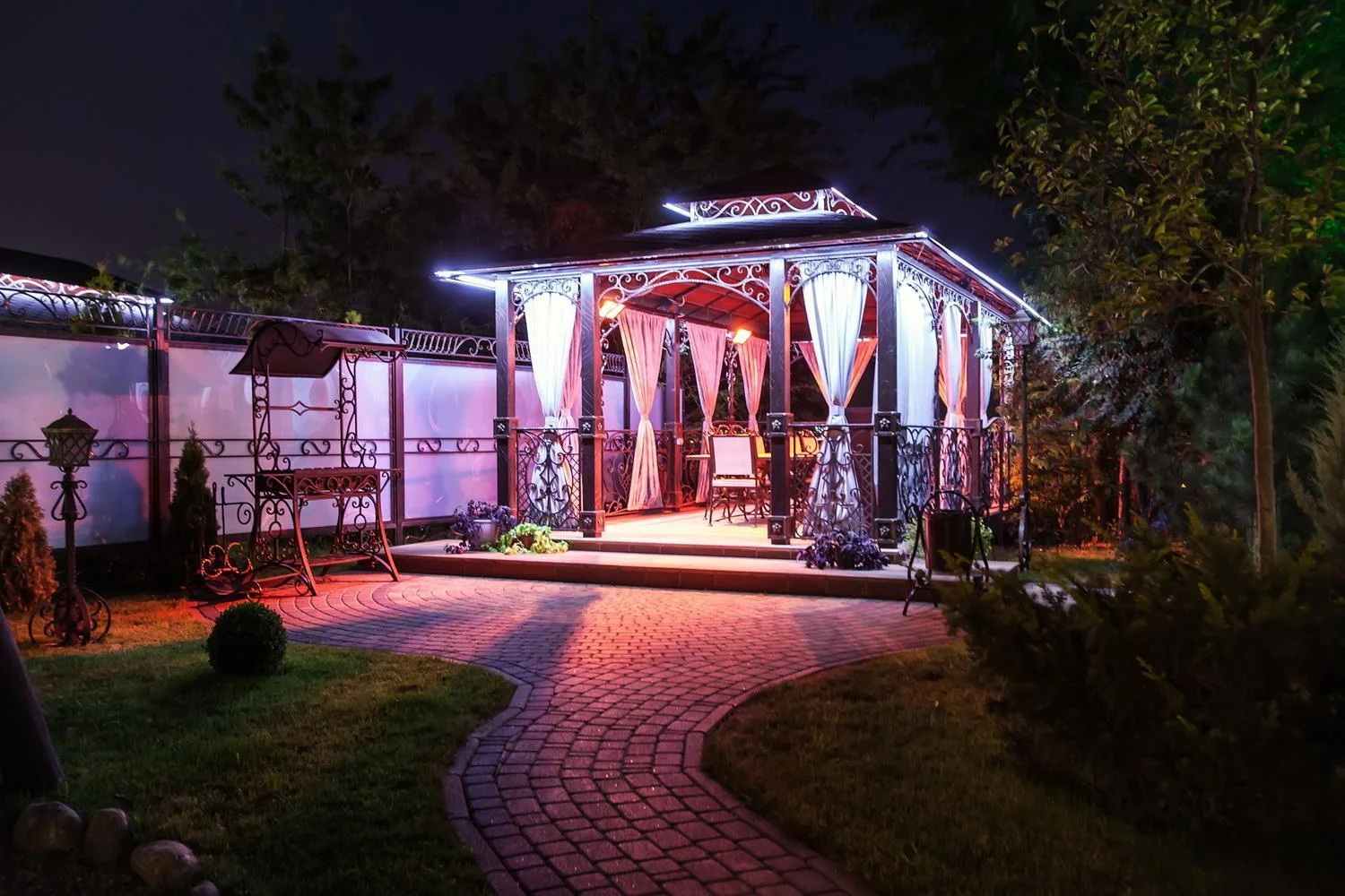 Беседка на 18-20 человек в аренду “Райский берег”