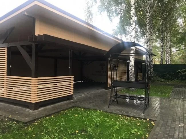 Большая веранда для средних мероприятий до 50 человек