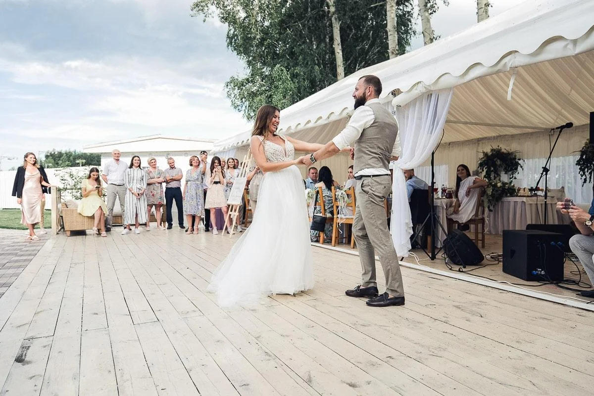 Небольшой шатер на 35 гостей (фуршет 70) — VodНый