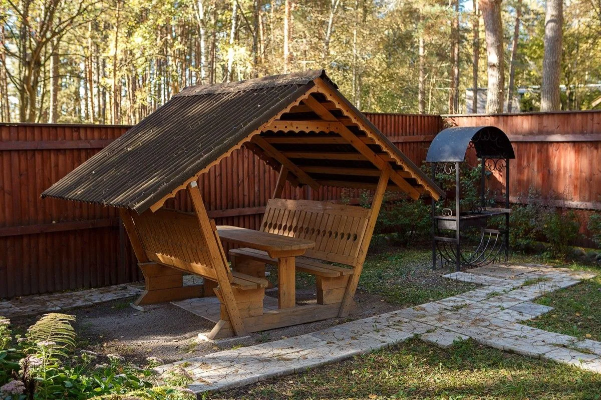 Малые беседки до 4 человек оборудованные мангалами