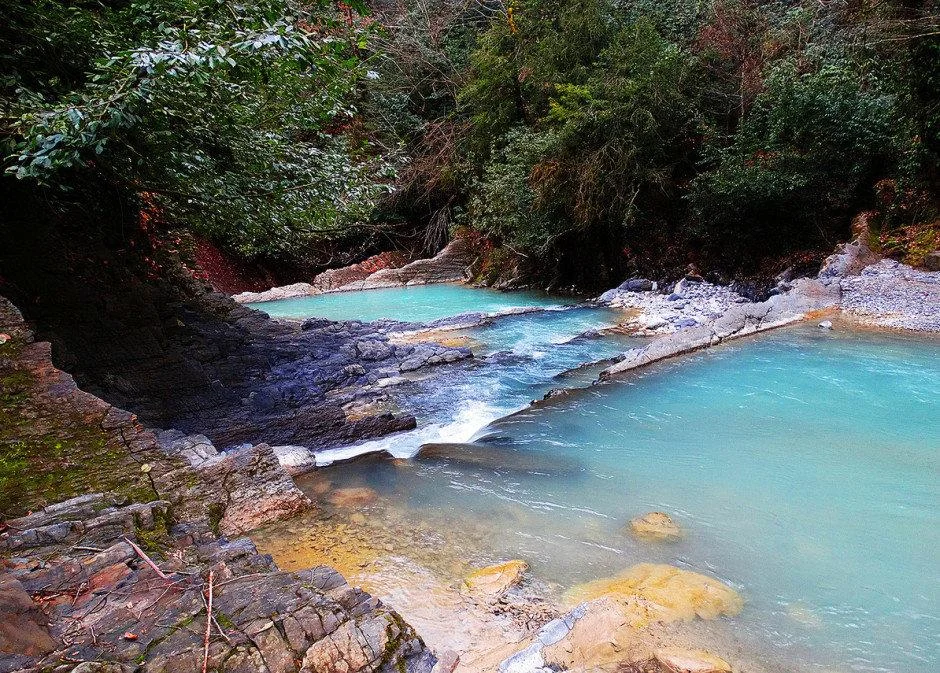 Отдых в беседках на территории «Дагомысские корыта»