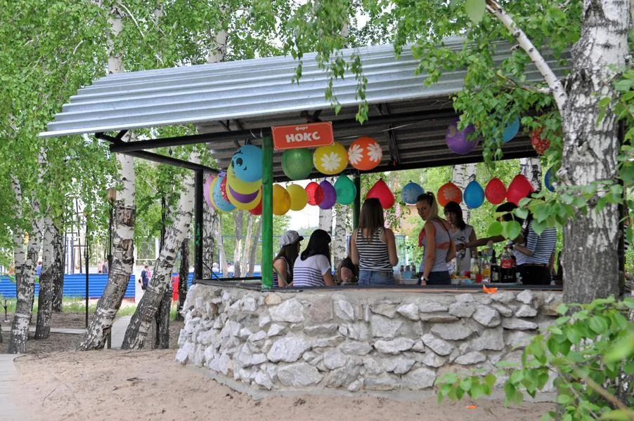 Каменная беседка с мангалом, вместимость до 20 человек