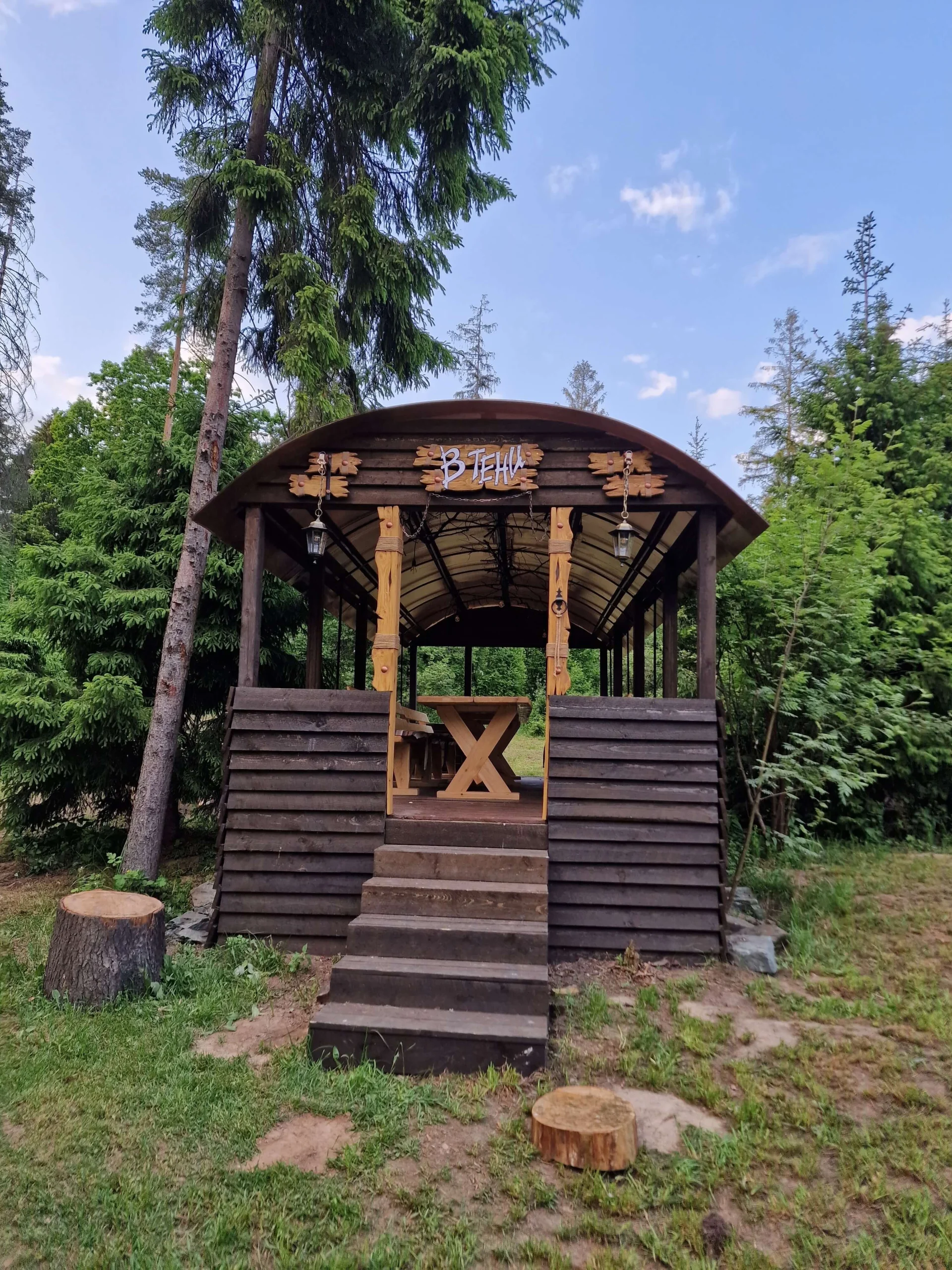 Полуоткрытая беседка «В тени», до 20 человек в РК «Малибу»