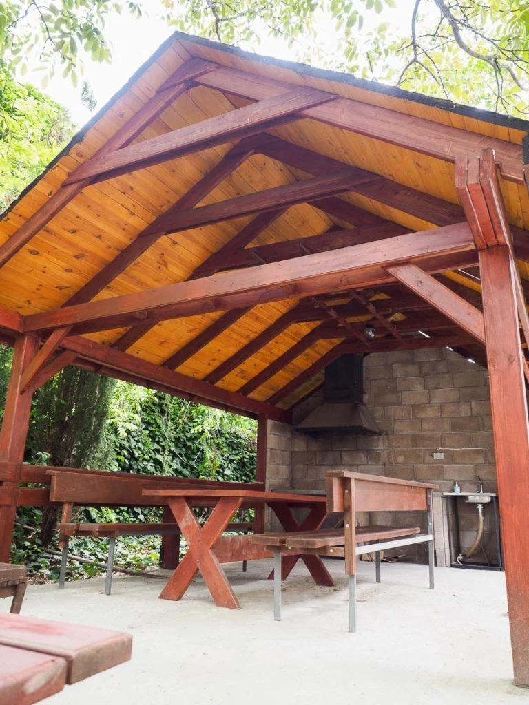 Отдых в беседке на 10-15 человек в отель-парке «Байдары»