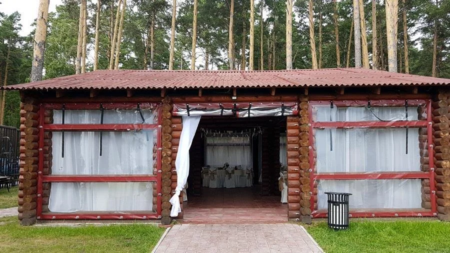 Аренда большой деревянной беседки для отдыха и мероприятий