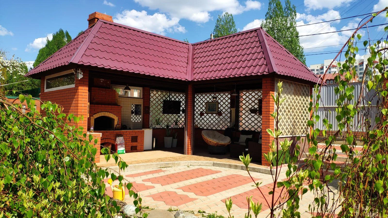 Беседка на 20 человек в черте города с мангальной зоной