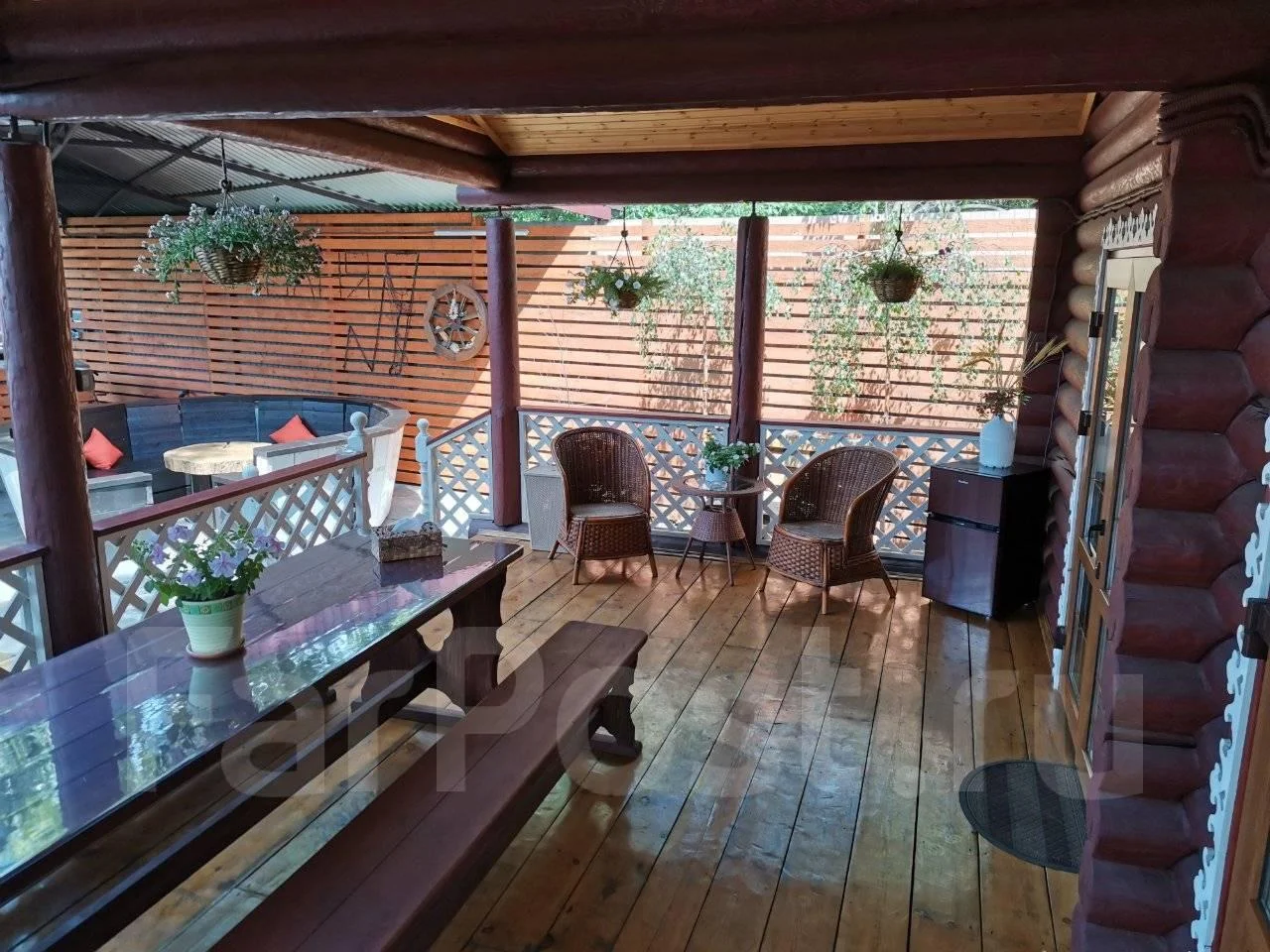 Аренда домика с большой верандой и зоной барбекю