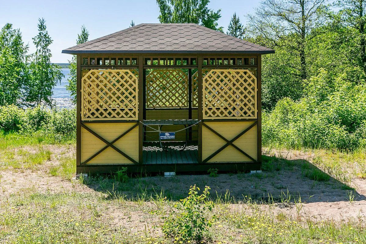 Мангальная зона возле ЕКАД среди сосновых деревьев до 12 человек – ГЛРК «Лиственная Гора»