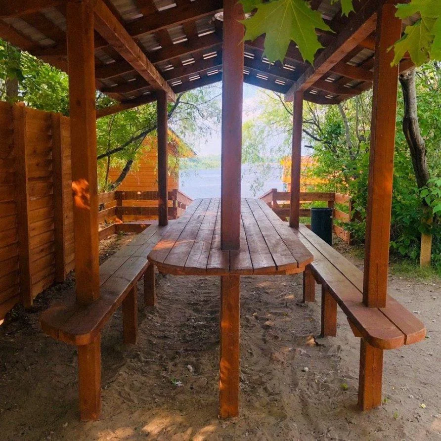 Навес на 15 человек у берега реки Волга в парке «Печерские пески»