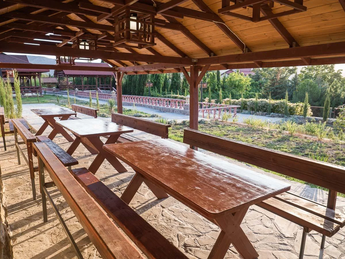 Отдых в беседке отель-парка «Байдары»