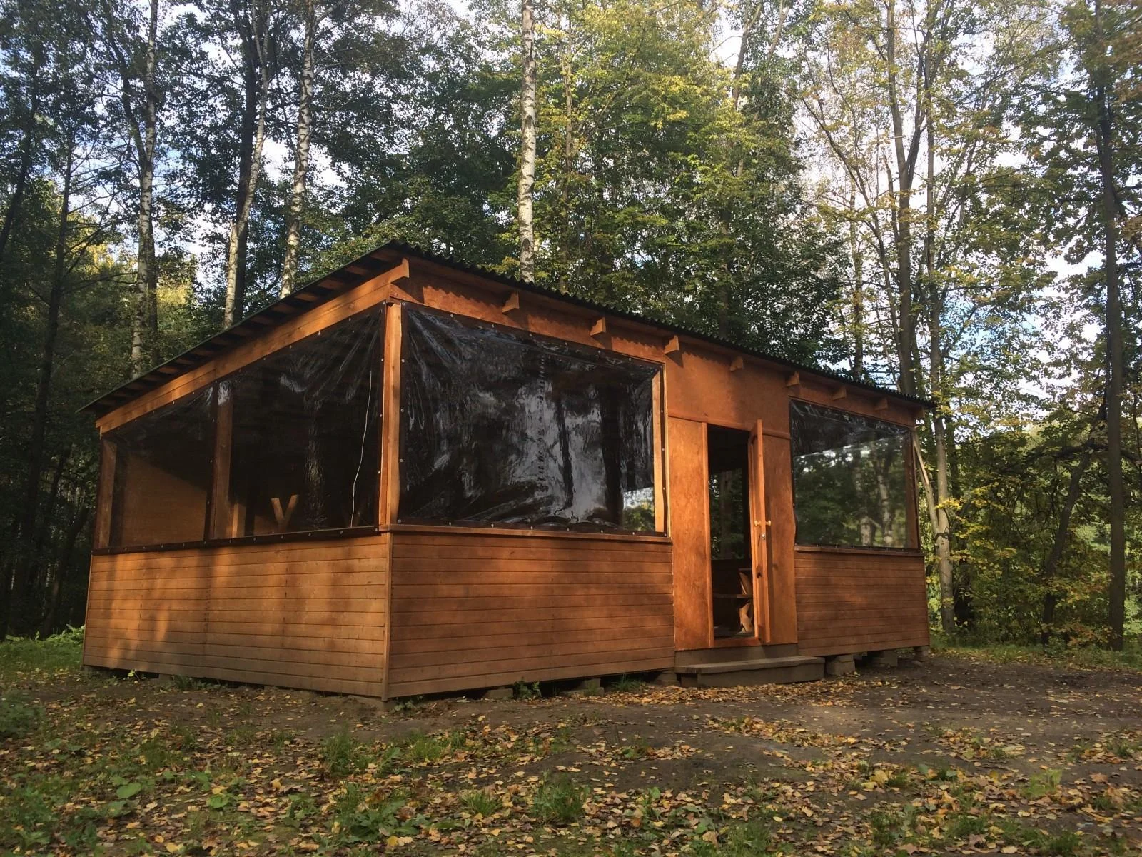 Аренда больших и малых деревянных беседок в “Пехорка Парк”