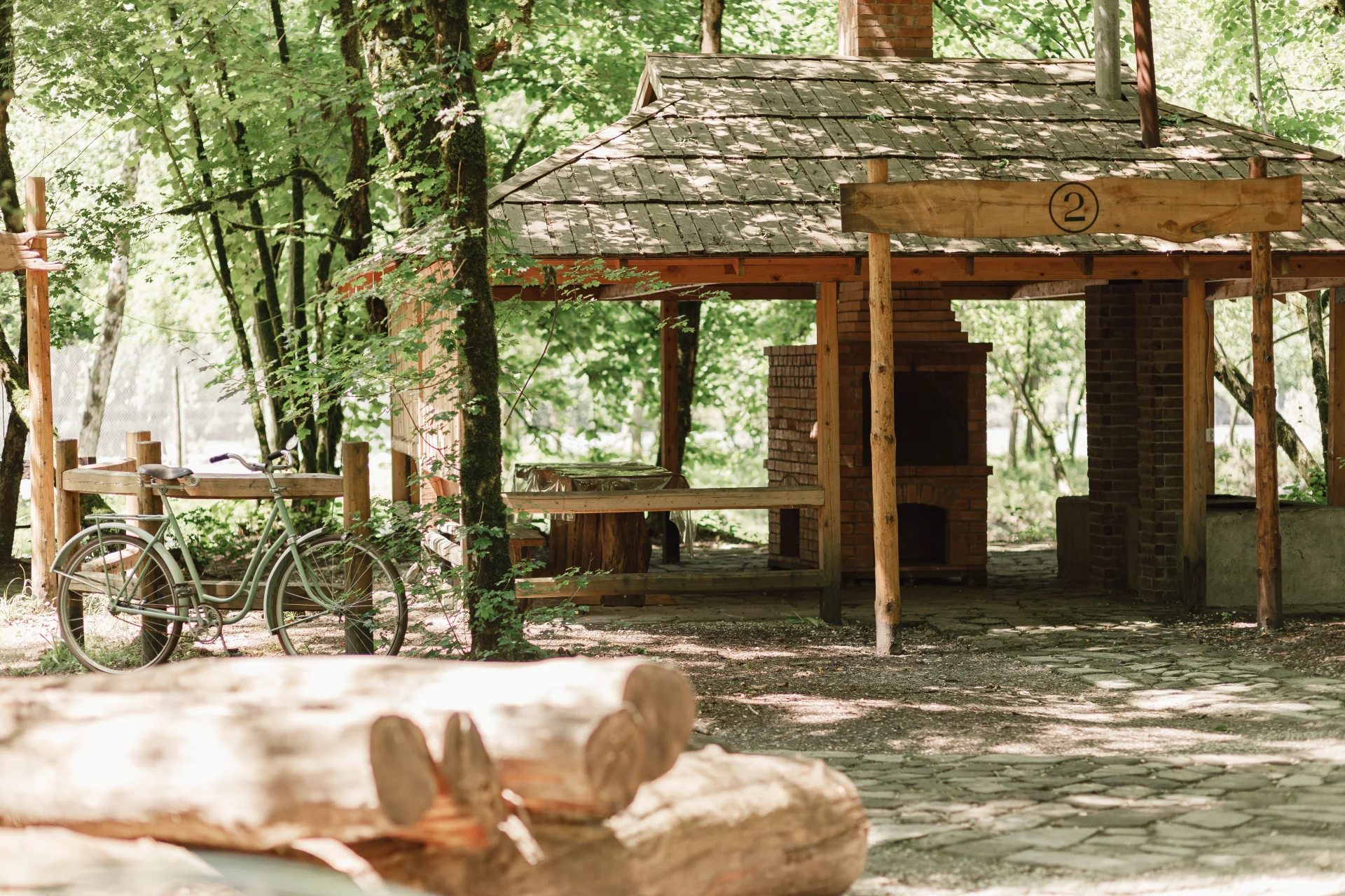 Аренда беседок для шашлыка у реки в Сочи