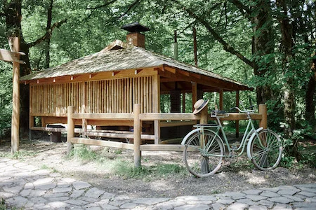 Аренда беседок для шашлыка у реки в Сочи