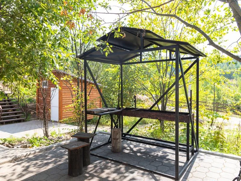 Банкетная беседка с мангальной зоной (до 50 персон) — парк отель «Цитадель»