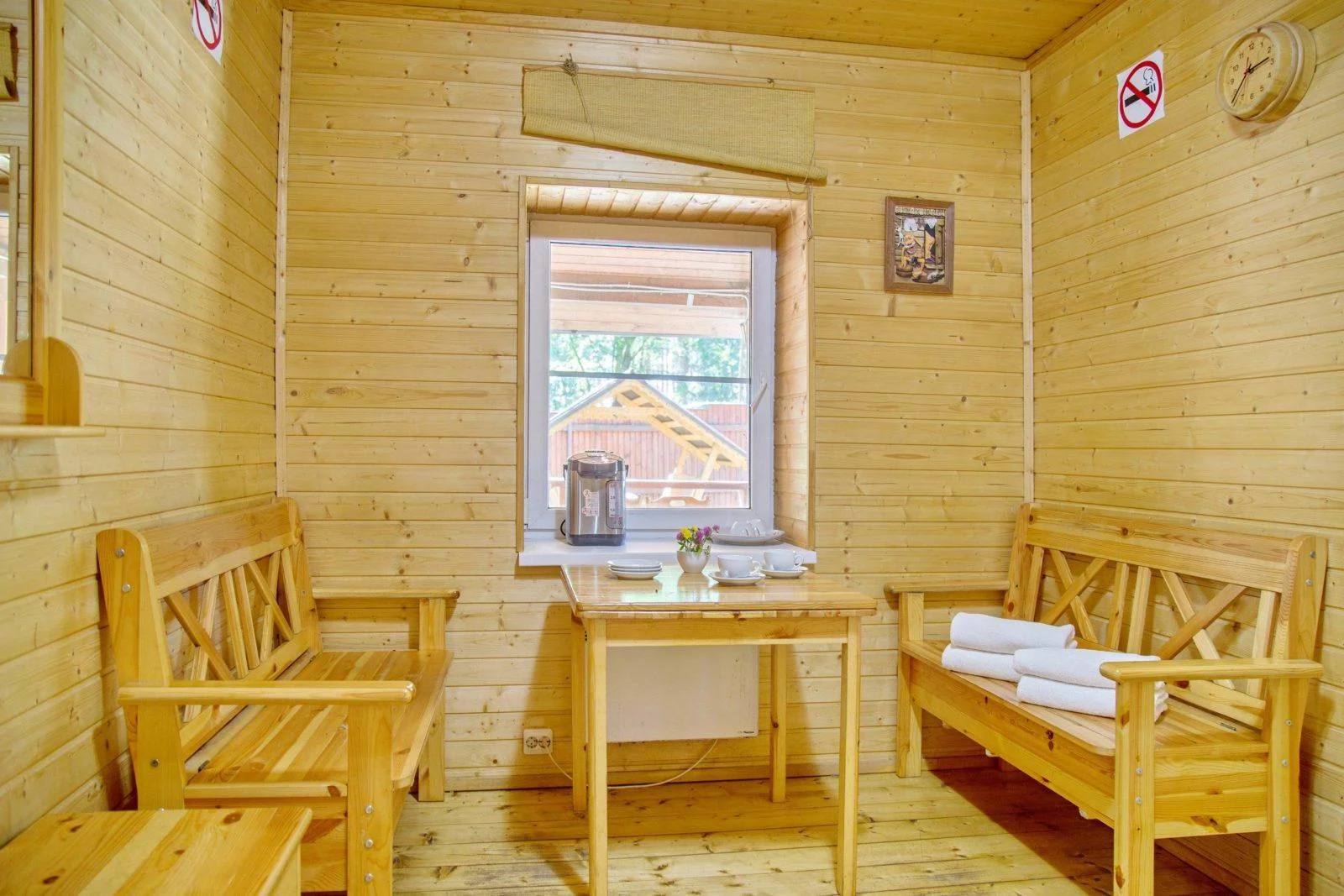 Терраса «Берег» на 80 человек с великолепным видом вблизи озера