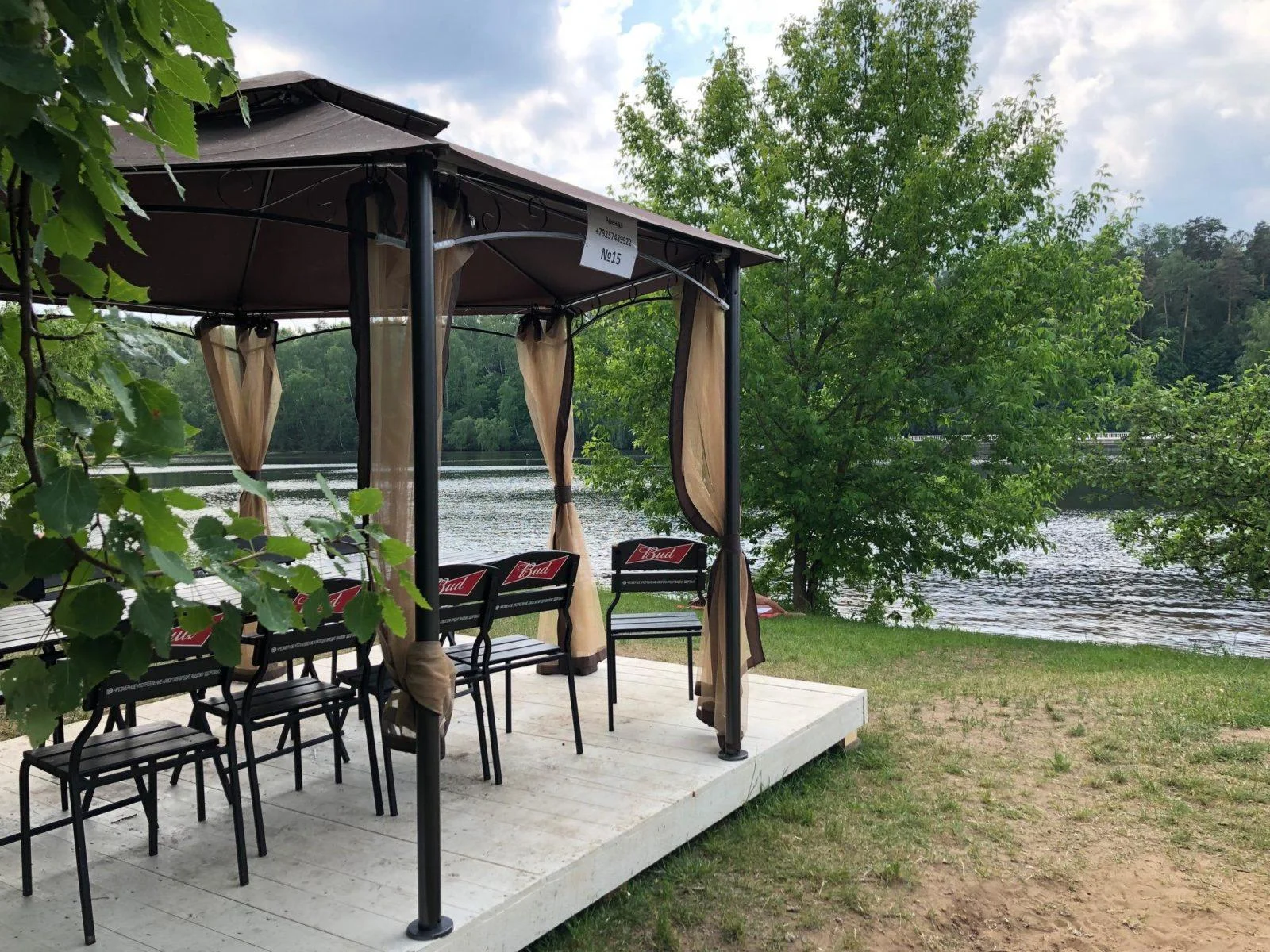 Беседки на Москва реке вместимость от 12 до 15 человек