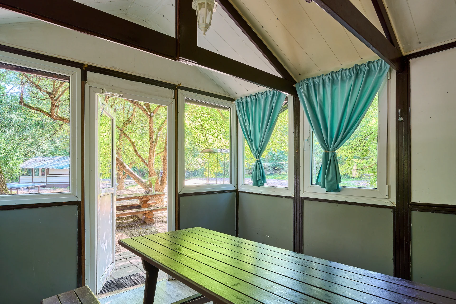 Теплая беседка с мангалом в Москве на 10 человек (Москва, Бирюлево)